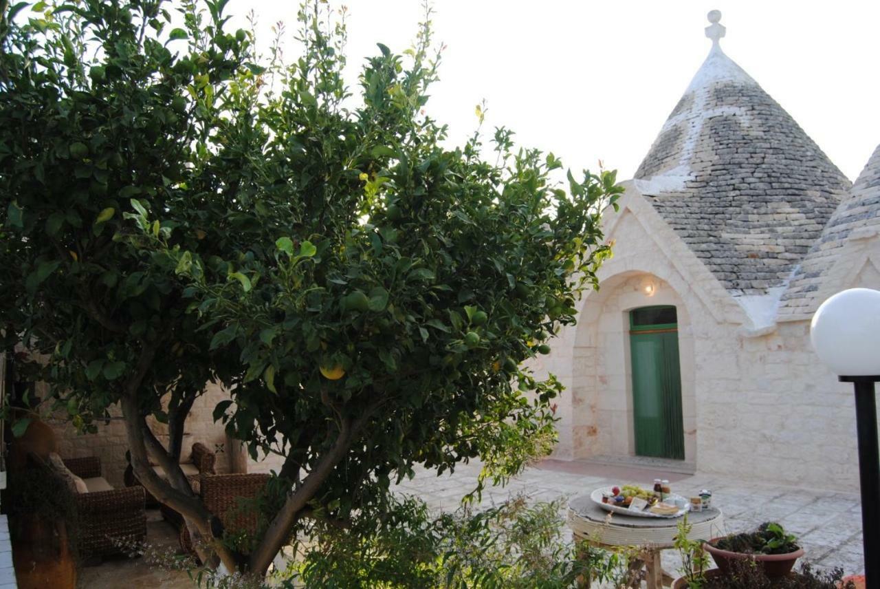 Trullo Le Tre Sorelle Cisternino Εξωτερικό φωτογραφία