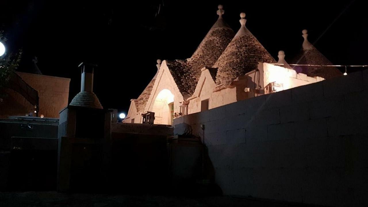 Trullo Le Tre Sorelle Cisternino Εξωτερικό φωτογραφία
