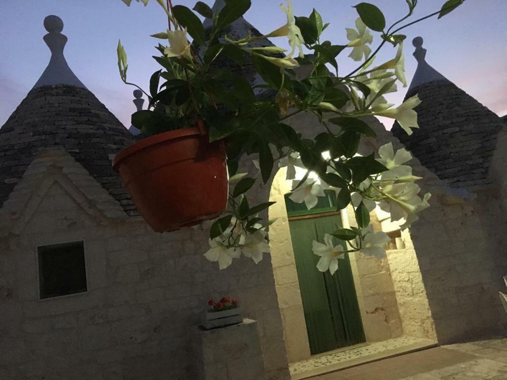 Trullo Le Tre Sorelle Cisternino Εξωτερικό φωτογραφία