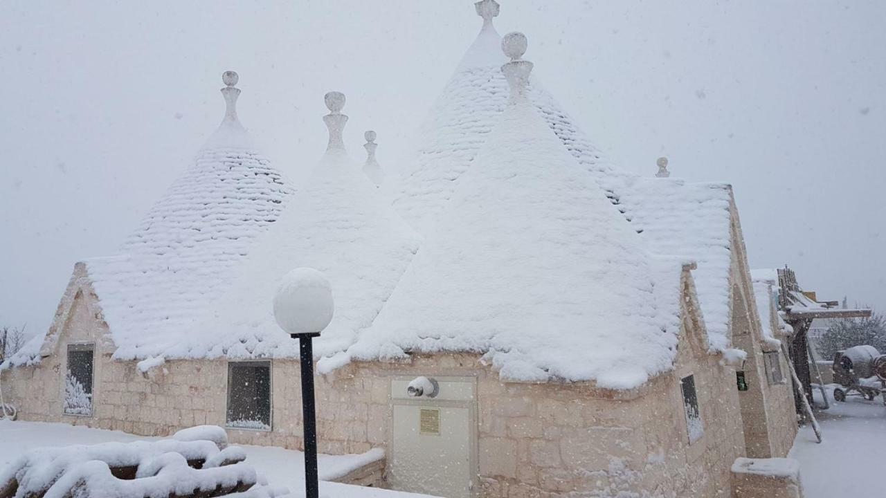 Trullo Le Tre Sorelle Cisternino Εξωτερικό φωτογραφία